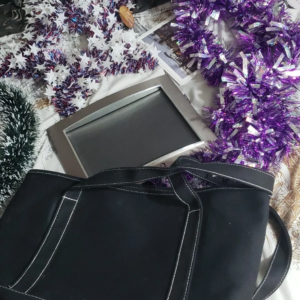 NWT Holidays Decor Wreaths and Photo Frame New with Bag